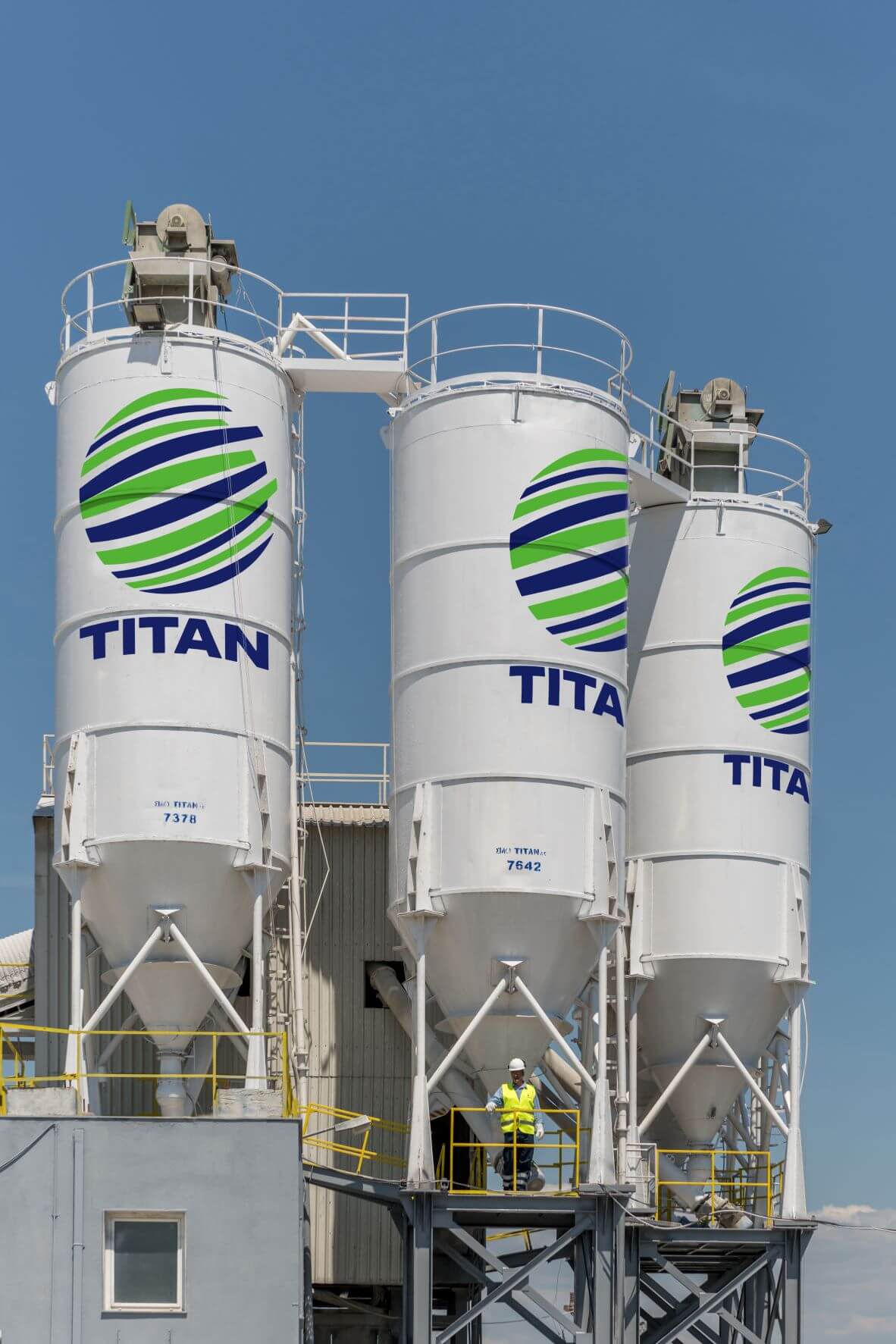 TITAN_Group_Photo_1.JPG