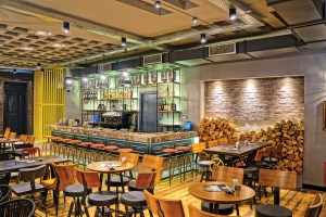 Configuration of a coffee - bar to a traditional building in Ioannina