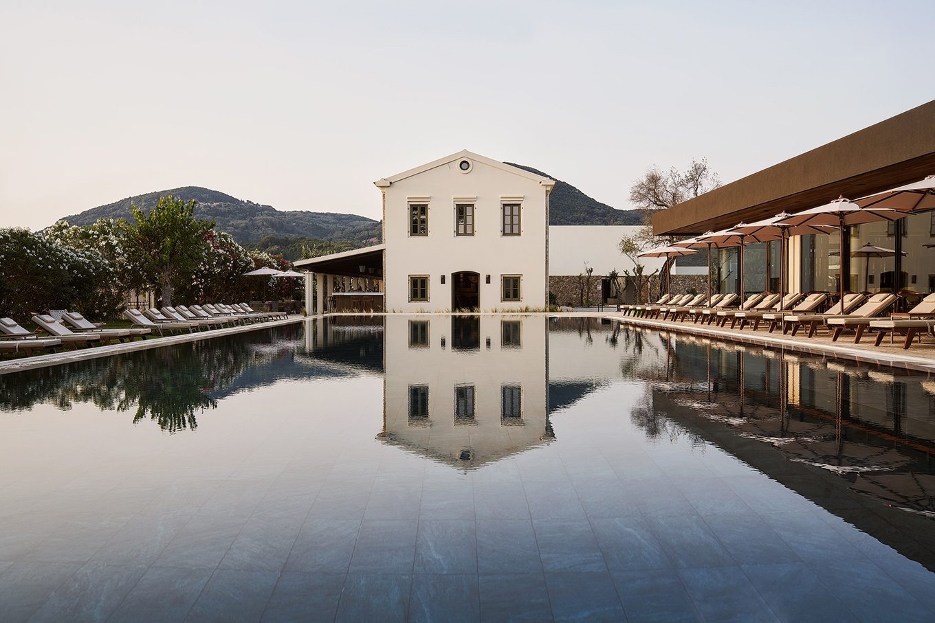 Ξενοδοχειακή μονάδα "Olivar Suites" στην Κέρκυρα αντλώντας έμπνευση από το φυσικό τοπίο του ελαιώνα