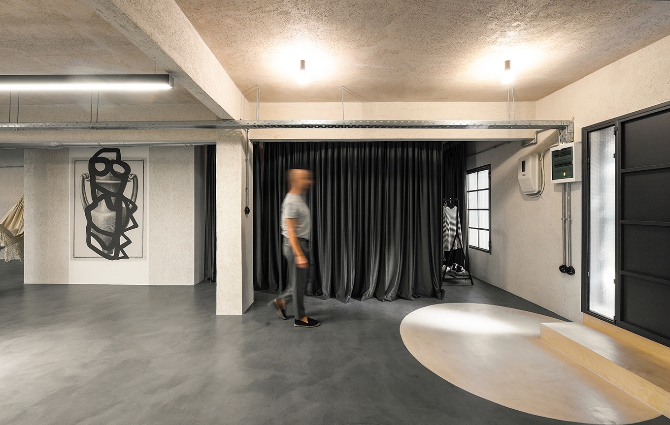 "The Open - Plan Living", μετατροπή βιομηχανικού χώρου σε κατοικία