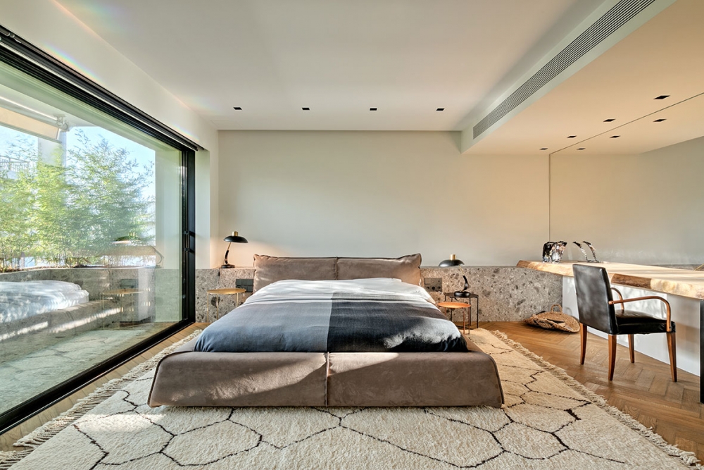 Υπνοδωμάτιο που αξιοποιεί το φυσικό φως