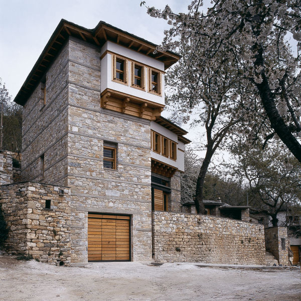 Δύο κατοικίες στη Βυζίτσα Πηλίου 