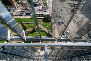 Κινητές γυάλινες περσίδες για ρυθμιζόμενη σκίαση