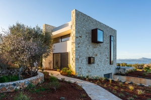 Πέτρινη τοιχοποιία σε κατοικία στην Κρήτη