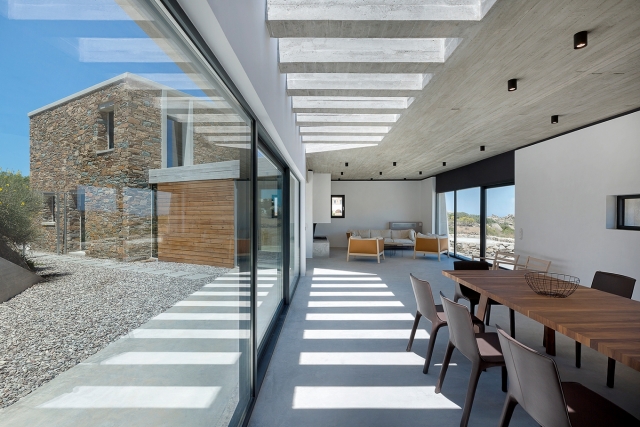 LOUVARIS TECHNICAL OFFICE – CONSTRUCTIONS