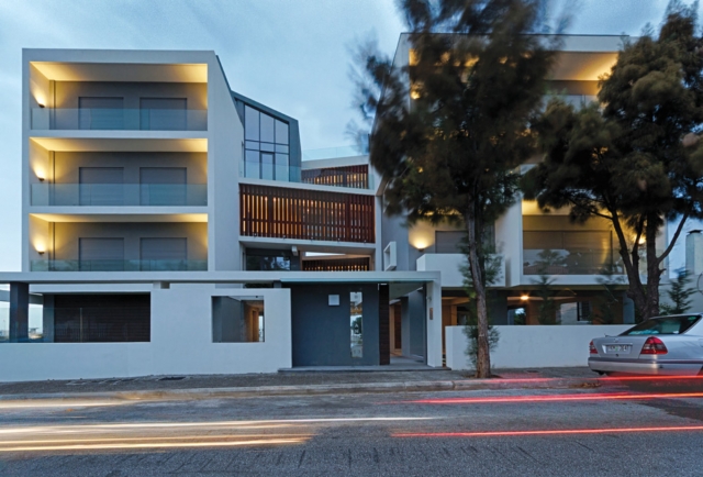 House building in Alimos
