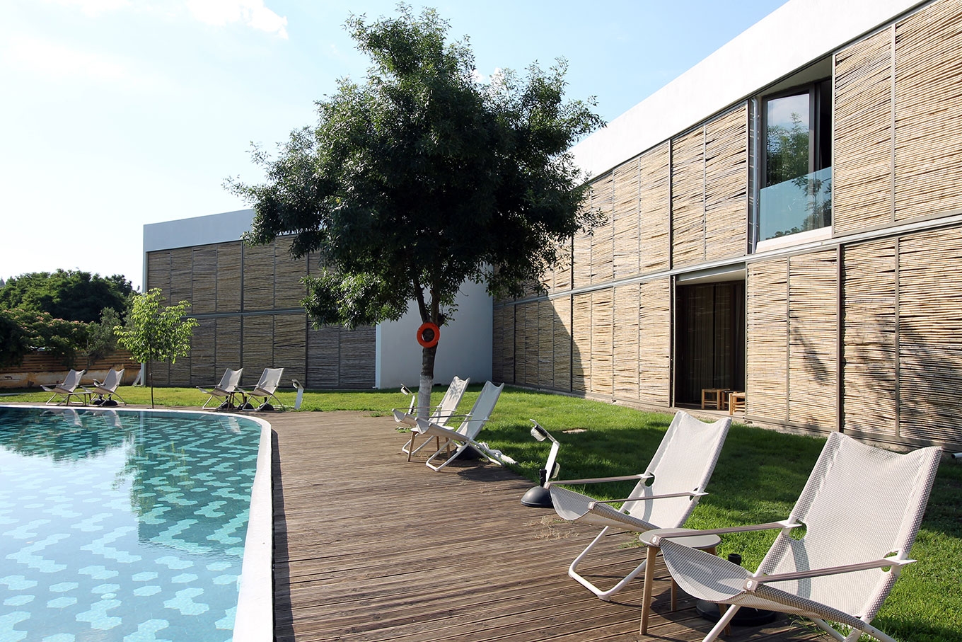 "Ecosuites", ένα ξενοδοχείο επενδυμένο με καλάμια