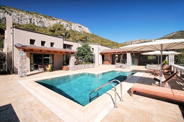 Residence at the base of mountain Imittos