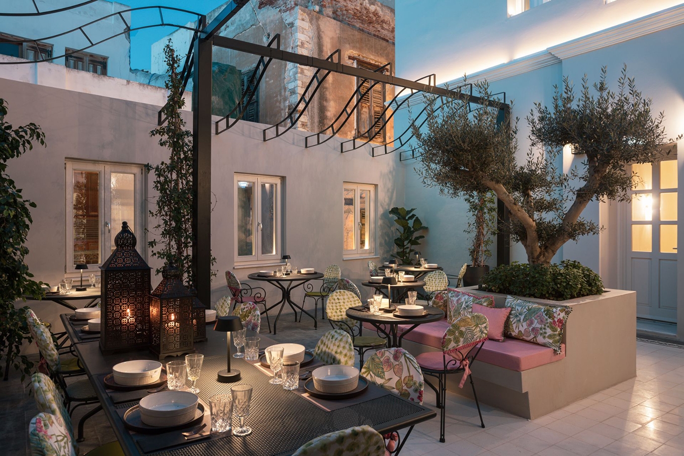 "Castro Hotel Syros" ξενοδοχείο 5 αστέρων στη Σύρο