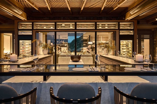 Νέα εστιατόρια ''Daios Cove Taverna+RHO'' εμπνευσμένα από το κρητικό τοπίο