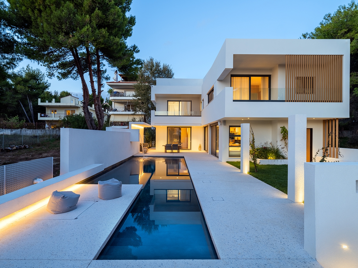 "WaterFall House" ανακαίνιση και σχεδιασμός εξωτερικού χώρου στους πρόποδες του όρους Πεντέλη