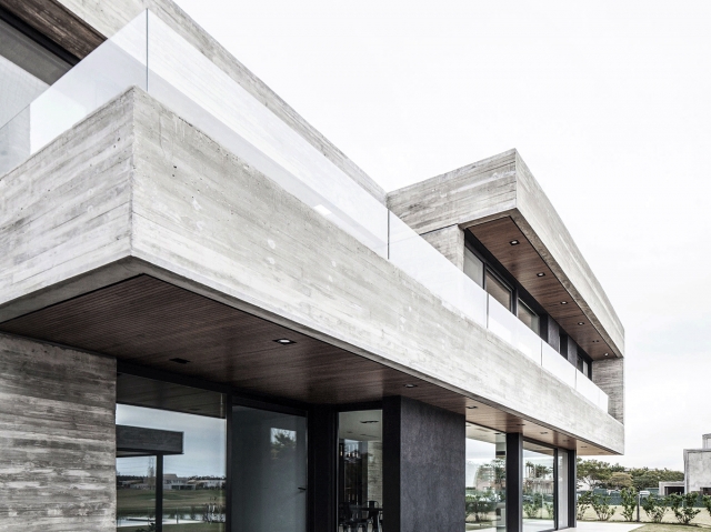 ΡΗΓΜΑΤΩΣΕΙΣ ΣΤΟ ΟΠΛΙΣΜΕΝΟ ΣΚΥΡΟΔΕΜΑ