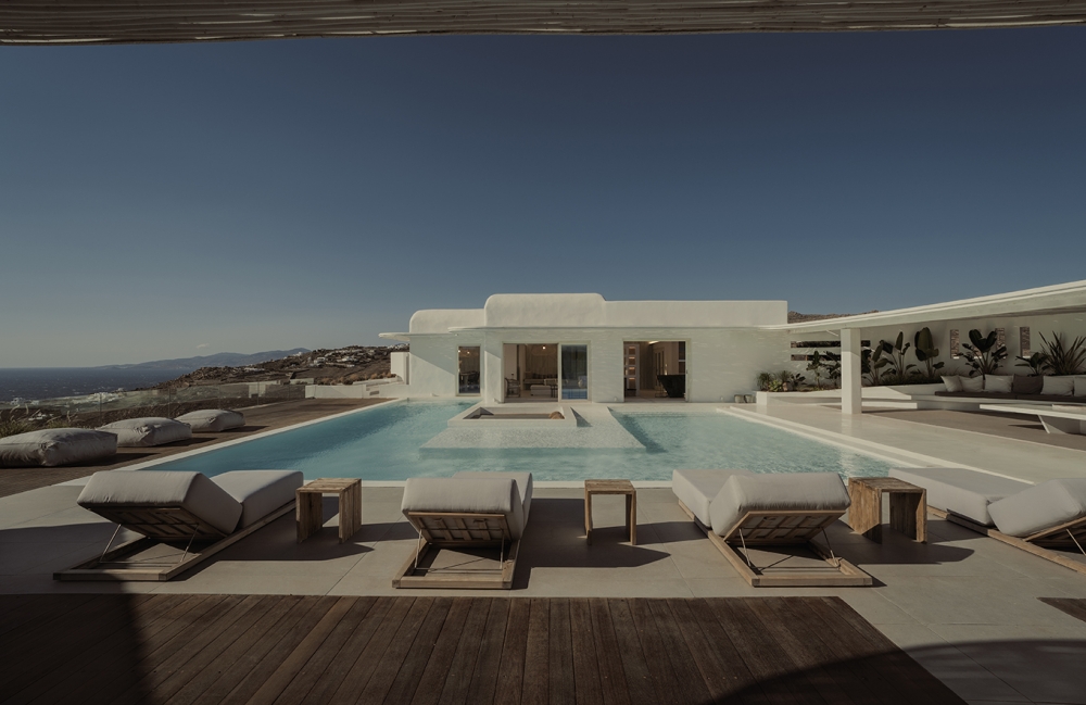 Ανακαίνιση εξοχικής κατοικίας "Mykonos Hill"
