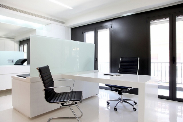 Reconstruction of an apartment to a doctor's office