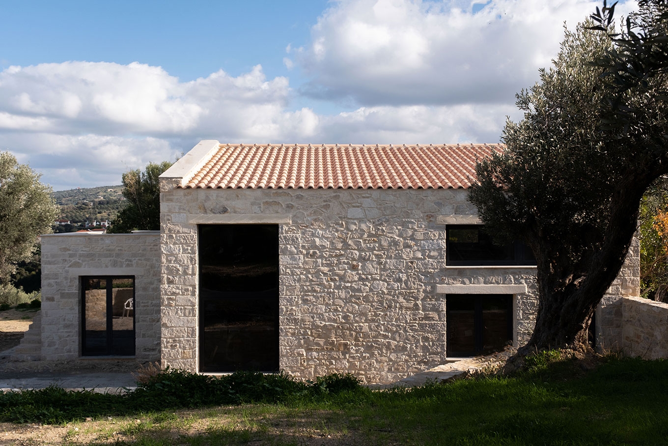 "Λίθος", λιθόκτιστη ιδιωτική κατοικία στο Ξηρό Χωριό Κρήτης