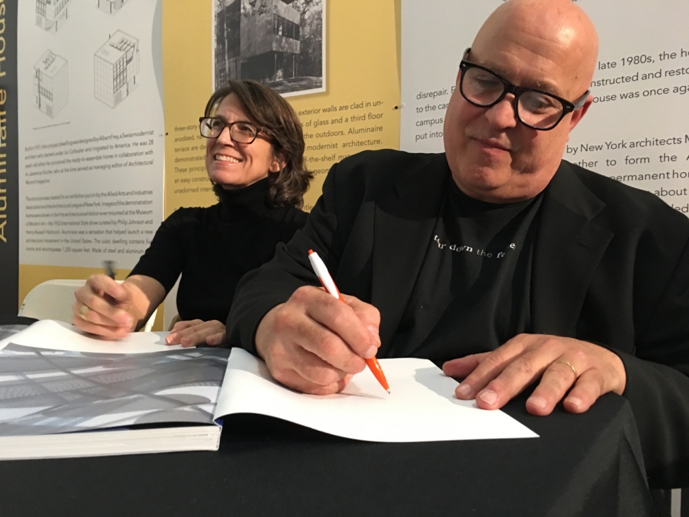 Το 2022 "AIA Gold Medal" αρχιτεκτονικής  στους Angela Brooks and Lawrence Scarpa