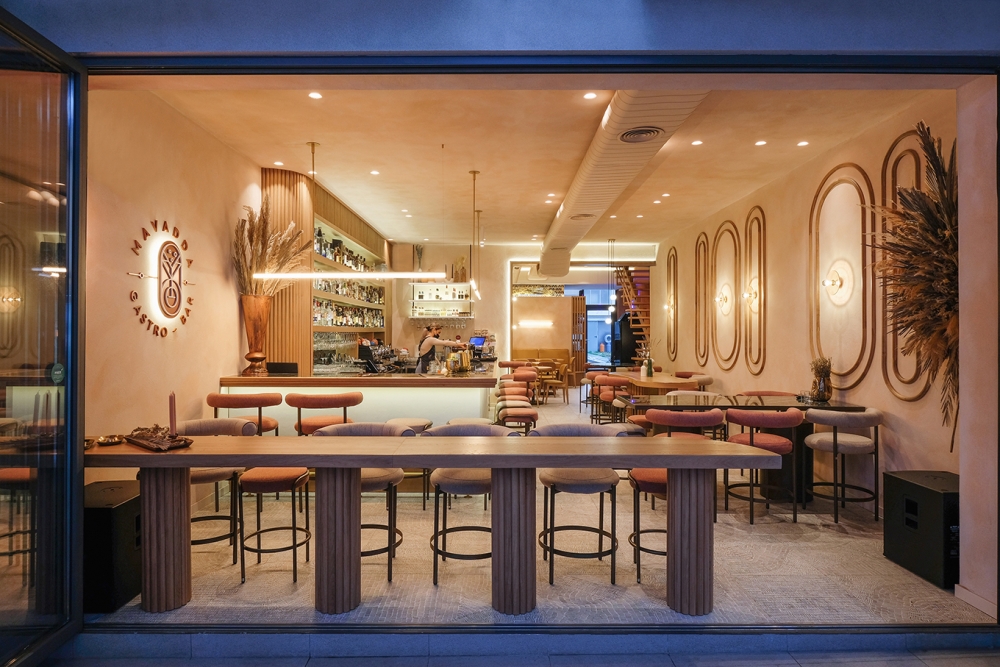 "Mavadda" all-day gastro-bar σε γήινες αποχρώσεις