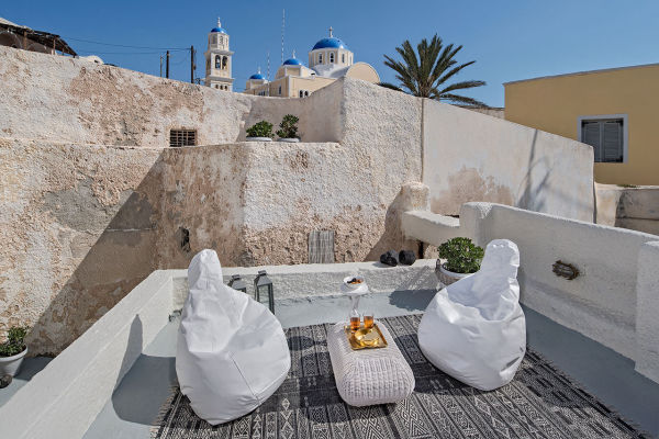 Μετατροπή παλιού αρχοντικού σε boutique hotel, στη Σαντορίνη