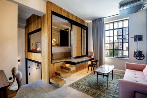 Πατάρι ως υπνοδωμάτιο σε ξενοδοχείο