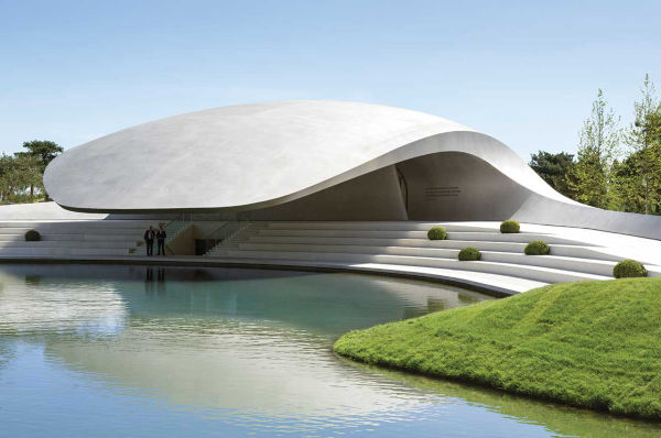 PORSCHE PAVILION: Έκθεση αυτοκινήτων στη Γερμανία