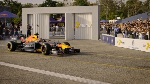 Υπερθέαμα με προσέλευση 160.000 θεατών στο Red Bull Showrun by Alumil