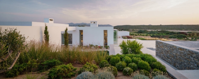''THE GAZE'', summerhouse in Paros