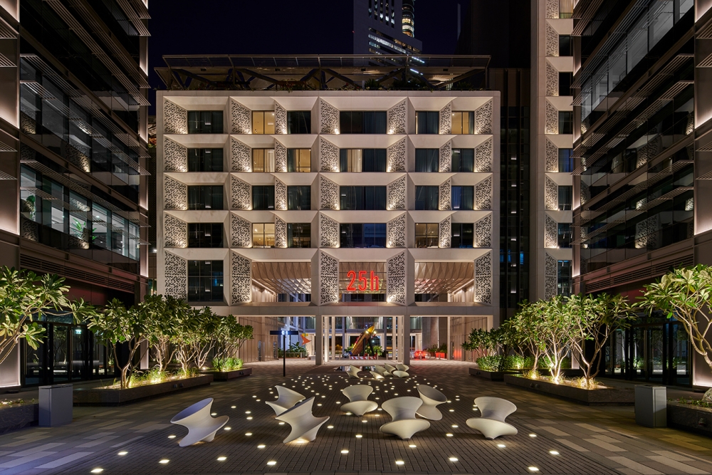 "25hours Hotel One Central" στο Ντουμπάι - μελέτη φωτισμού